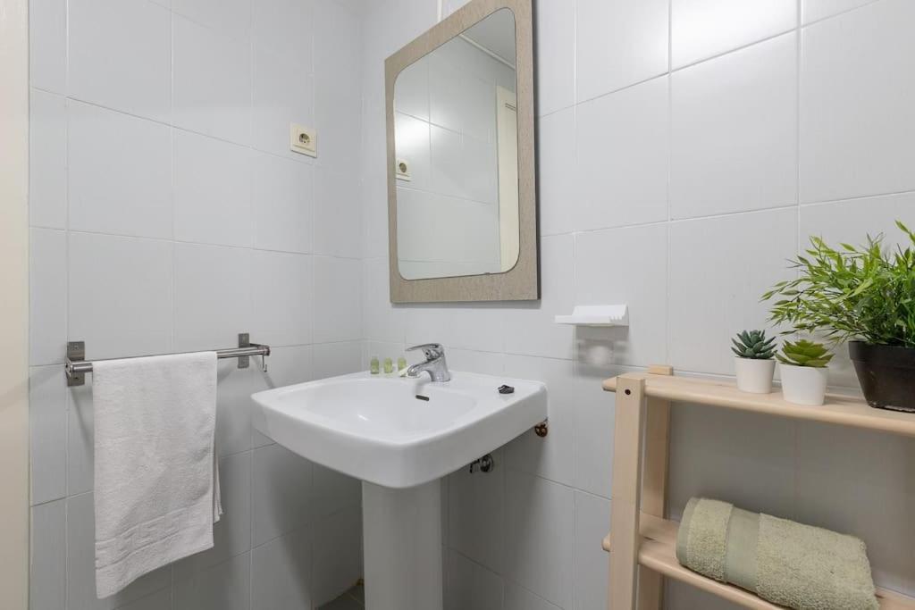 Apartamento Fuengirola Beachアパートメント エクステリア 写真