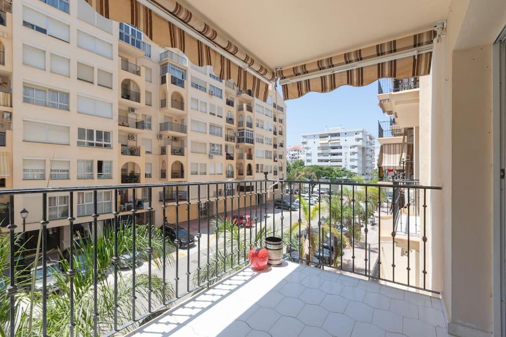 Apartamento Fuengirola Beachアパートメント エクステリア 写真